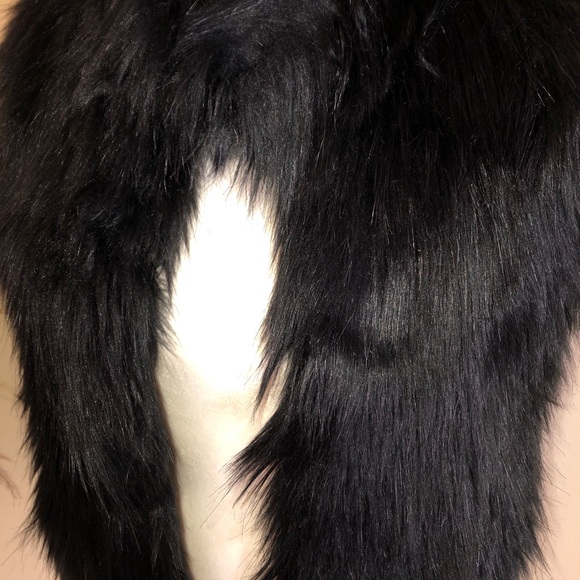 {Cavalini} Black Fur Vest - Picture 6 of 6